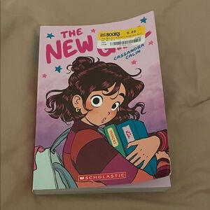 Scholastic Pink & Purple Graphic Novel - The New Girl Style Cover